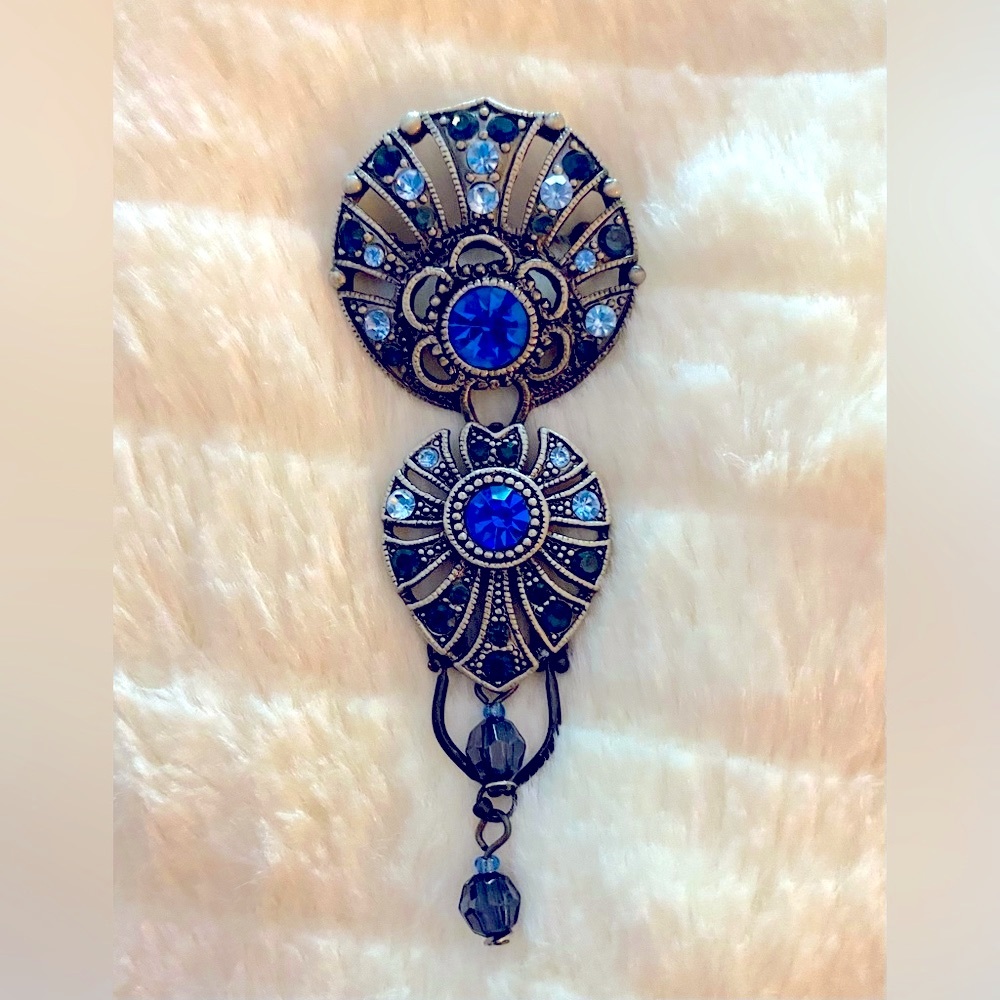 Blue Stones in Gunmetal setting, tiered lapel pin. Vintage look.